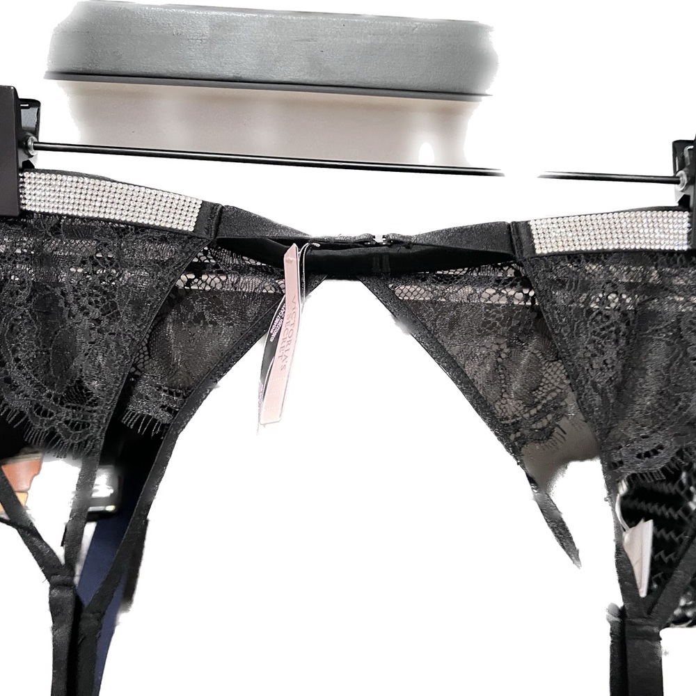 Victoria’s Secret Lace & Rhinestone Garter - Picture 9 of 9